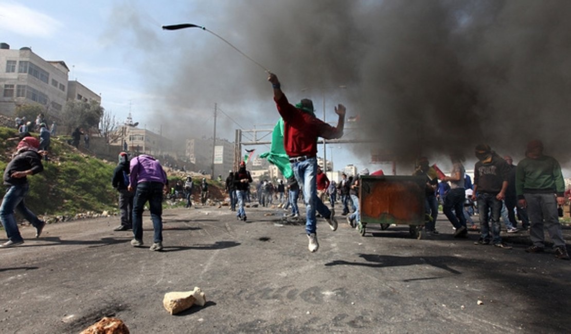 Conflito entre Israel e Palestina provocou 83 mortes em um mês