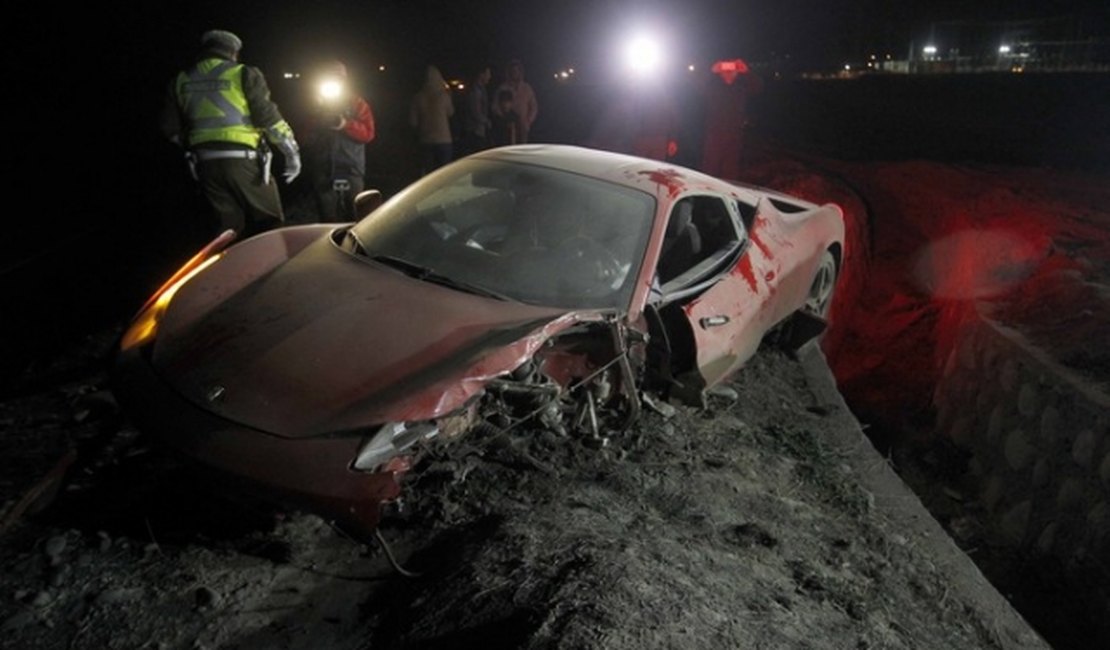 Vidal bate com Ferrari e fica detido à noite na polícia no Chile