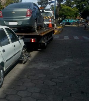 Clandestinos: fiscalização remove veículos no Feitosa, em Maceió