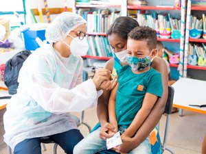 Confira novo calendário de Vacinação contra Covid-19 nas escolas da rede municipal