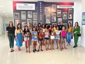 Meninas assistidas pelo CRAS Jardim das Paineiras participam de sessão astronômica no Planetário