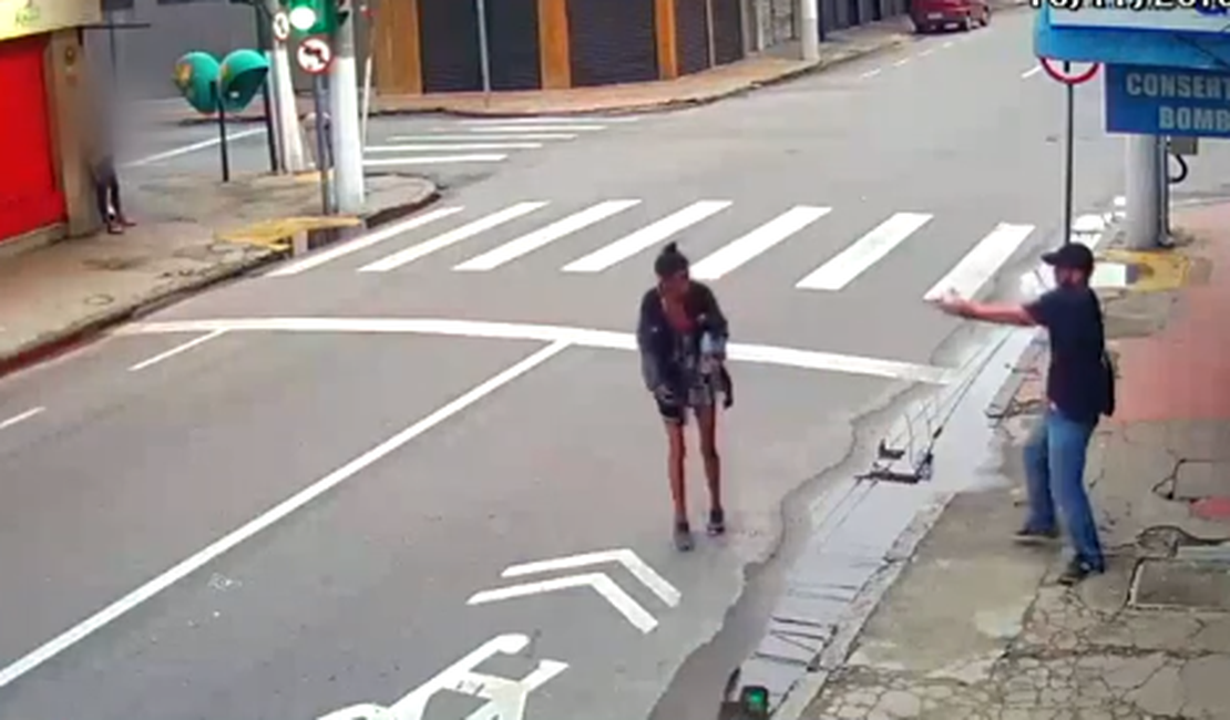 Homem mata a tiros moradora de rua após ela pedir esmola no Centro de Niterói