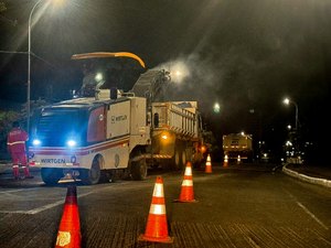 Avenida Rotary, em Maceió, recebe obras de recapeamento asfáltico