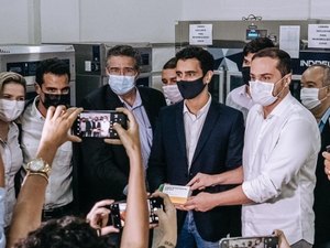 Em menos de 24h, Governo de AL entrega mais de 12 mil vacinas à Prefeitura de Maceió