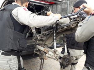 Carcaça de moto é encontrada no Lago da Perucaba em Arapiraca