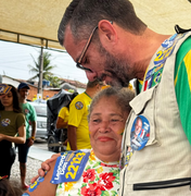 Leonardo Dias agradece carinho durante carreata de apoio a Flávio Bolsonaro