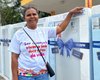 Moradora de Matriz de Camaragibe comemora troca de geladeira após 25 anos
