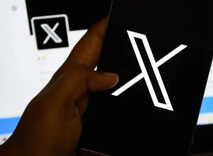 Moraes multa X e Starlink em R$ 5 mi por 'truque' que driblou bloqueio à rede social no Brasil
