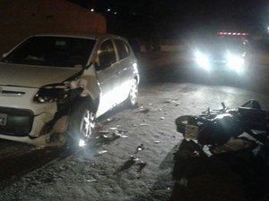 Motoqueiro fica ferido ao se envolver em acidente