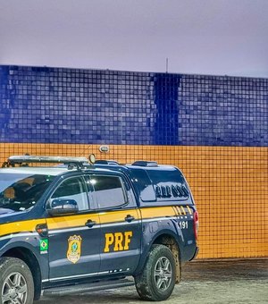 PRF encontra carga sem nota e apreende nove mil tijolos em Rio Largo