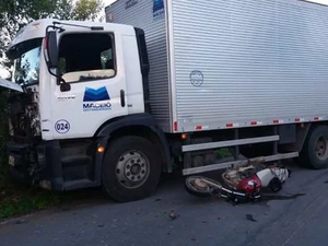 Motociclista fica ferido após colidir com caminhão na AL-210, em Quebrangulo