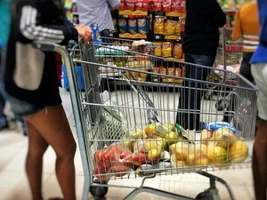 Maceió está entre as capitais onde menos se gasta com comida no Brasil, aponta pesquisa