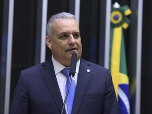 Alfredo Gaspar defende o bolso do cidadão e diz não ao IOF e ao fundão eleitoral