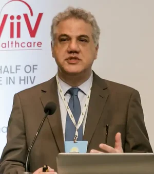 Covid-19 não desapareceu e casos continuam ocorrendo, alerta médico