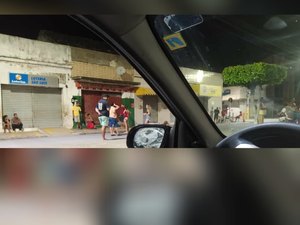 Fila na lotérica de São Luís do Quitunde se forma no período da noite