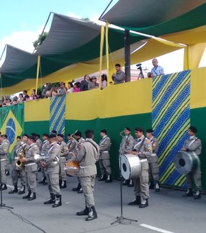 Desfile da Independência do Brasil leva 7 mil pessoas a Avenida da Paz