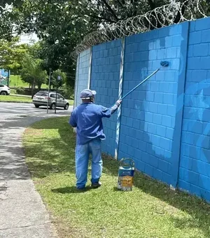 Pintura de Gabigol é retirada do muro da 'Toca da Raposa' após vandalismo
