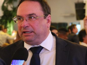 Luciano Barbosa reassume governo nesta sexta-feira (31)