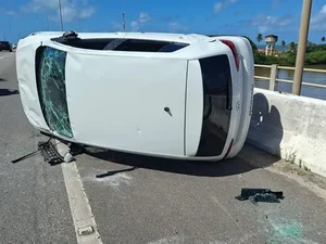 Casal de ciclistas é atropelado na Ponte Divaldo Suruagy, em Marechal