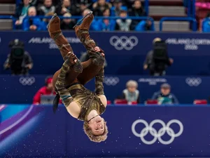 Patinador vai à final após realizar movimento proibido por 50 anos