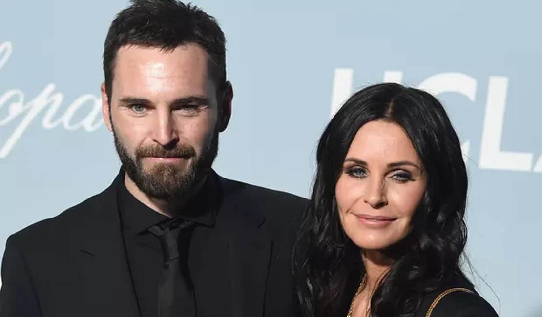 Courteney Cox diz que não vê o namorado há 6 meses por causa de pandemia