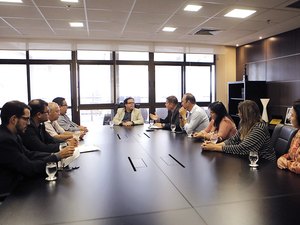 ?Presidência do TJAL discute pleitos dos oficiais de justiça