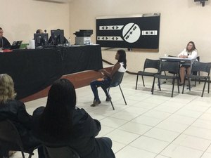 Acusado de matar e enterrar enteada é condenado a 55 anos de prisão