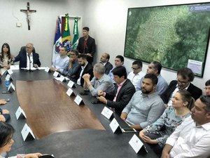 Rogério anuncia nova equipe de trabalho, mas vereadores aliados se dividem