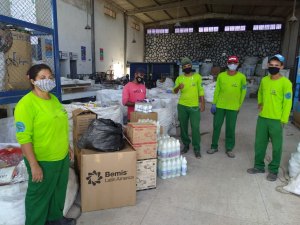 Governo entrega EPIs e material de limpeza a cooperativas e associações de catadores