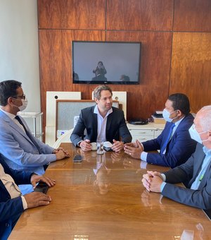 Em Brasília, Prefeito Júlio Cezar se reúne com Renan Calheiros e Pedro Vilela e garante emendas para Palmeira em 2022