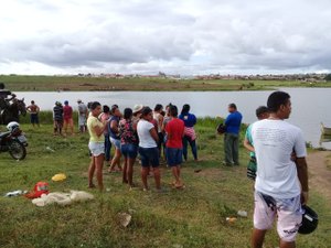 Homem bebia com amigos quando mergulhou e sumiu no Lago da Perucaba 