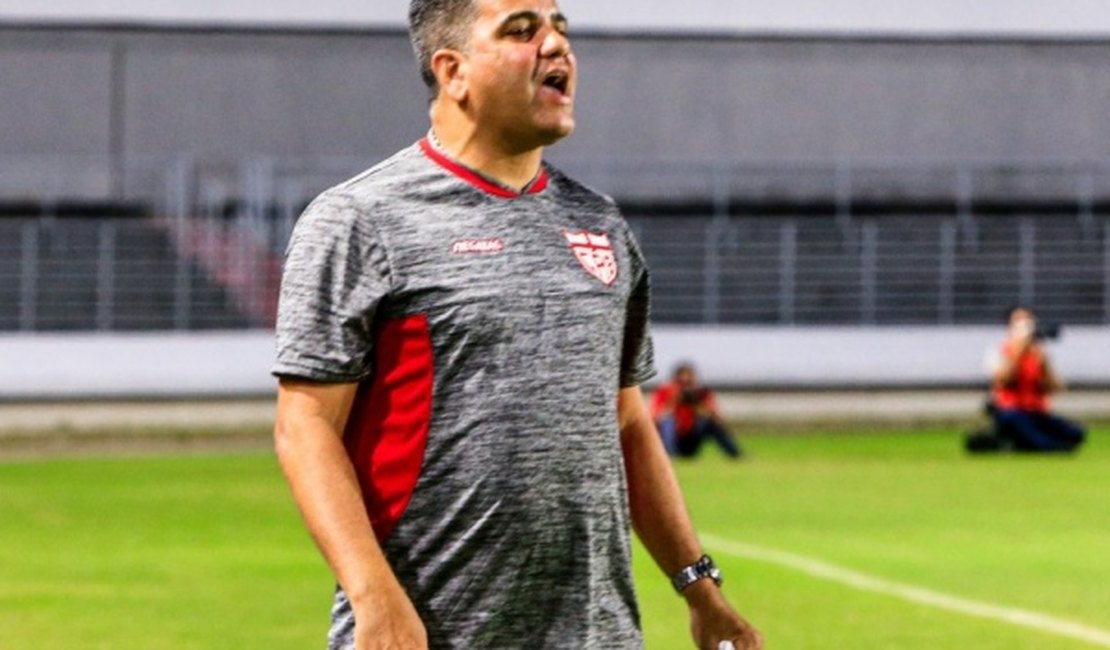 Após saída de Allan Aal, CRB anuncia Marcelo Cabo como novo técnico