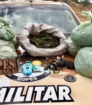 Dupla é presa com 4,8kg de maconha e arma de fogo em Mata Grande