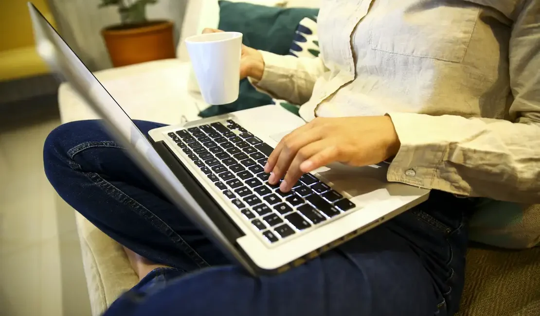 Golpes no Dia das Mães: veja como se proteger nas compras online