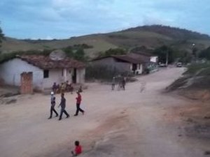Invasão a assentamento acaba em morte e sequestro no interior