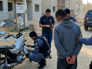 Homem é preso com moto furtada após rastreamento em Arapiraca