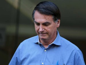 Bolsonaro visita obra de hospital com Caiado e Mandetta