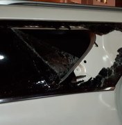[Vídeo] Atacante do Criciúma, alagoano Zé Carlos tem carro apedrejado pela torcida