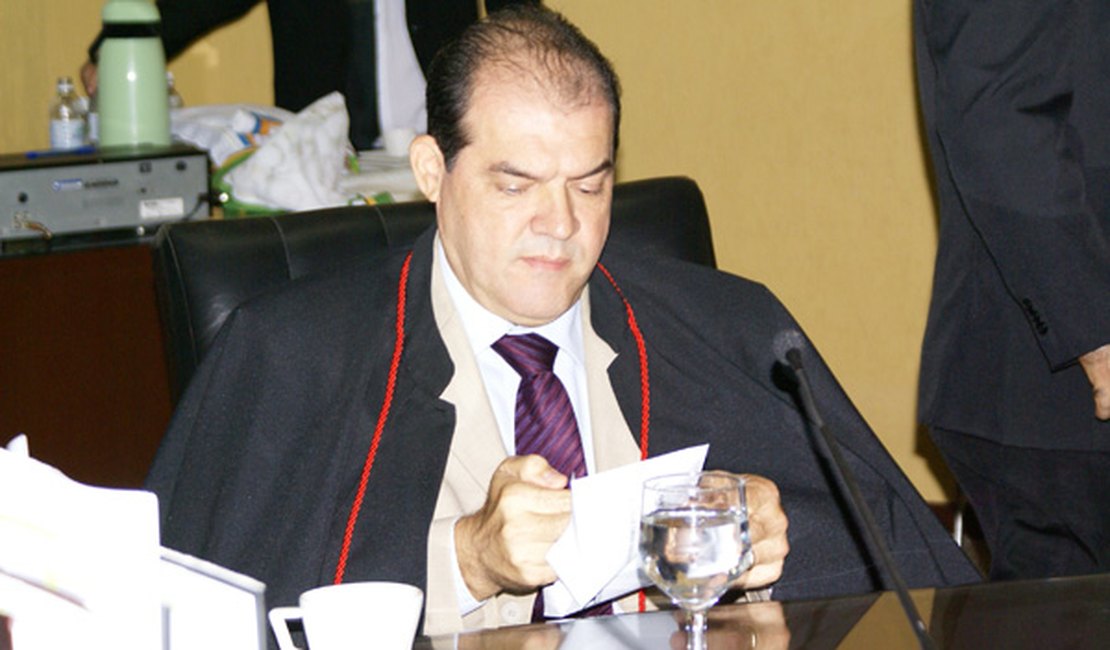 Cícero Amélio eleito o novo presidente do TCE/AL	