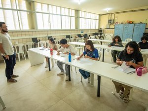 Quarenta e oito escolas estaduais participam das provas da Olimpíada Alagoana de Química