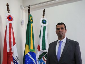 Fernando Hollanda apresenta proposta para Renan Filho construir centro turístico no terminal portuário de Maceió