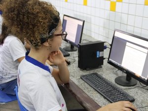 Educação oferta mais de 1.300 vagas em cursos profissionalizantes para estudantes da rede estadual