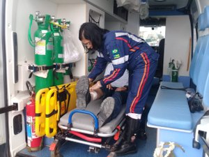 Acidente entre moto e carro deixa um ferido na AL 220, em Arapiraca