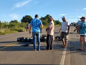 Cabo da PM morre após colidir em traseira de caminhão no Agreste