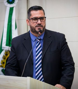 Leonardo Dias recebe secretário de Educação para discutir fim da suspensão dos transportes escolares