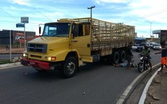 Caminhão provoca acidente em Arapiraca