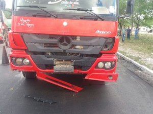 Motociclista morre ao colidir com caminhão em Ouro Branco