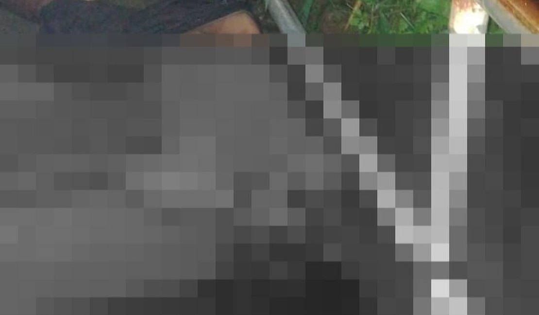 Jovem é morto com cinco tiros na cabeça na escadaria da Grota da Alegria, em Maceió