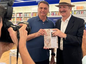 Alagoano Aldo Rebelo ‘assanha’ militância de esquerda com recepção a Bolsonaro em lançamento de livro