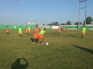 Elenco  do Coruripe trabalha durante carnaval para enfrentar o ASA no próximo sábado